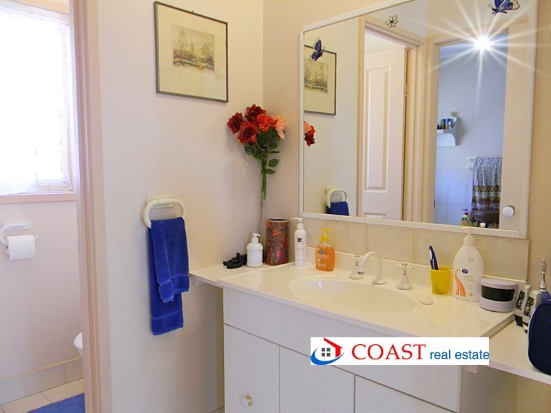 11 Flora Court, Tura Beach NSW 2548