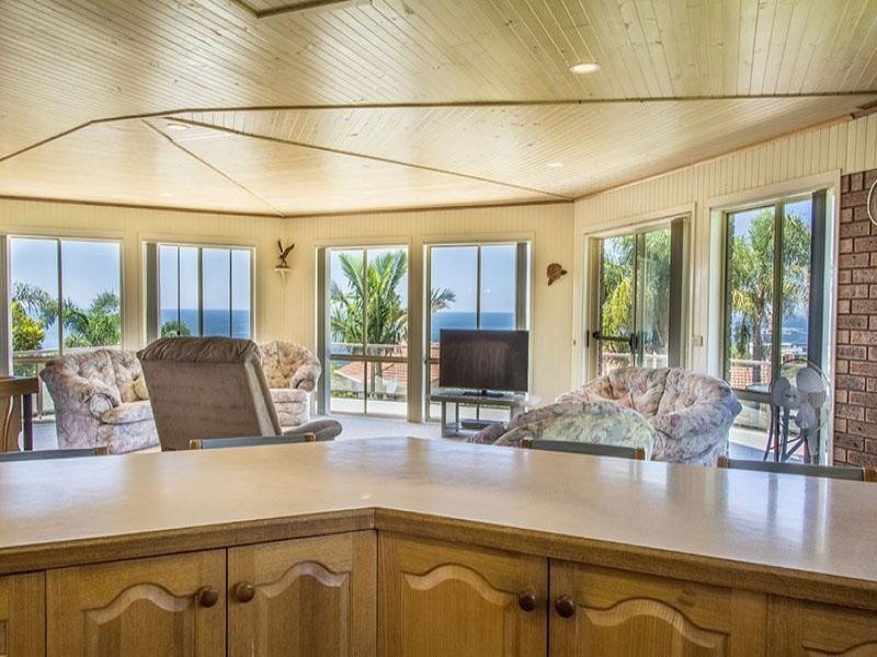 16 Beachview Court, Tura Beach NSW 2548