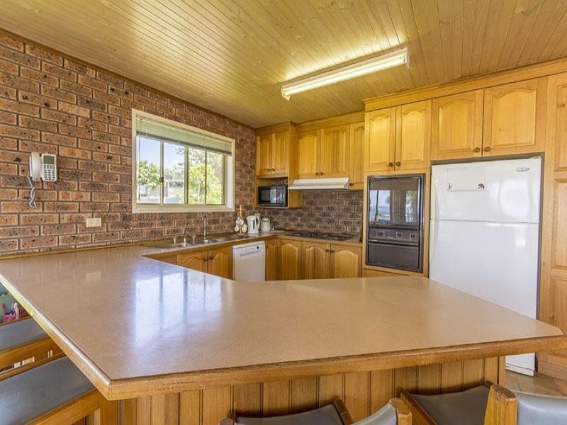 16 Beachview Court, Tura Beach NSW 2548