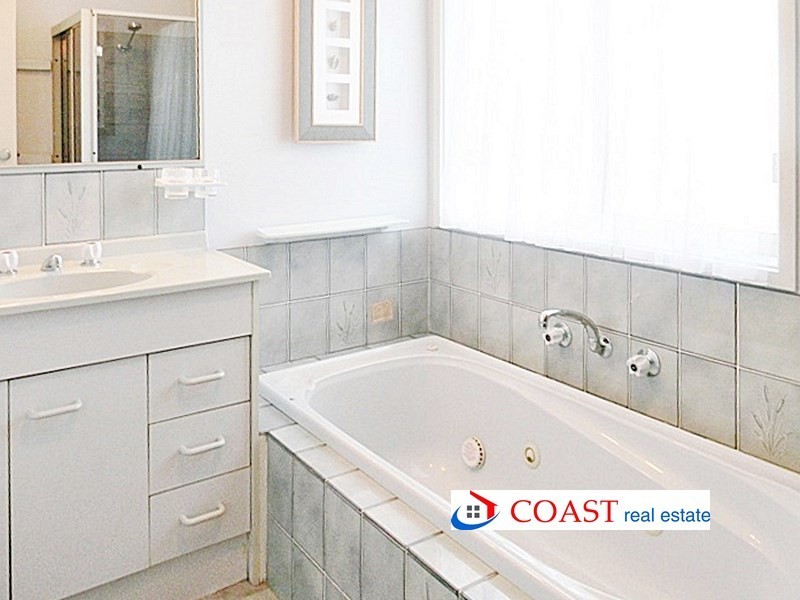 22 Yarrawood Avenue, Merimbula NSW 2548