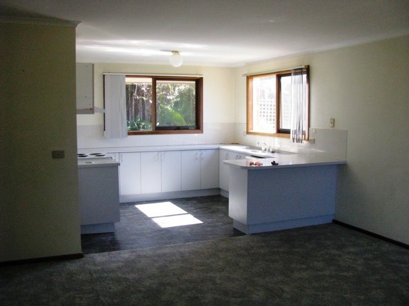 2/15  Yarrawood Avenue, Merimbula NSW 2548