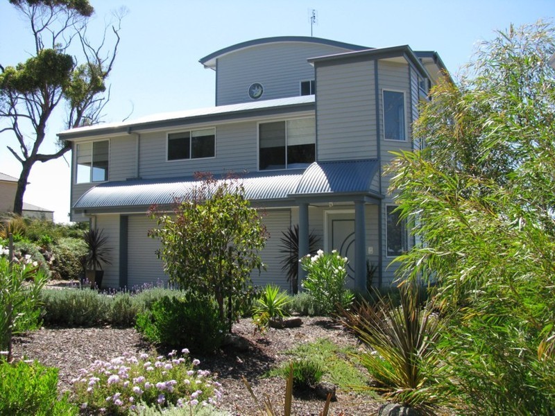 2 Casey Jayne Court, Tura Beach NSW 2548