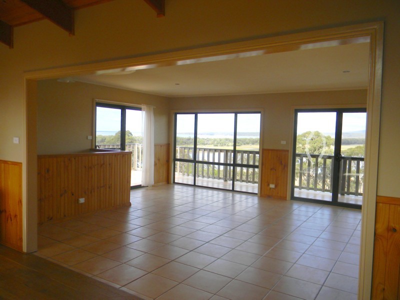 37 John Close, Merimbula NSW 2548