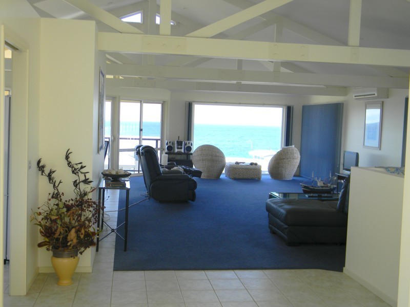 2 Nichole Court, Tura Beach NSW 2548