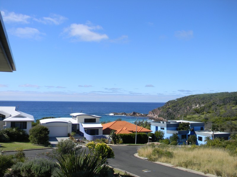 2 Nichole Court, Tura Beach NSW 2548