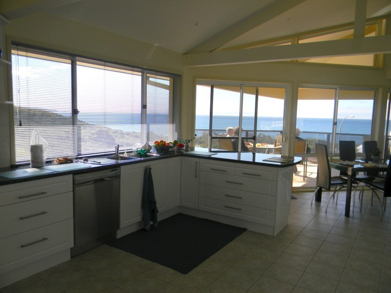 2 Nichole Court, Tura Beach NSW 2548