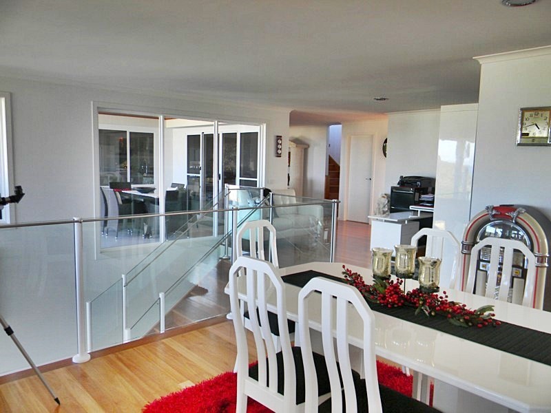 6 Lauren Court, Tura Beach NSW 2548