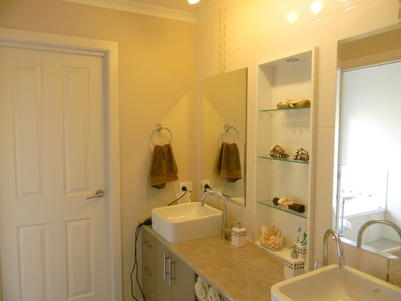 2 Emily Lane, Tura Beach NSW 2548