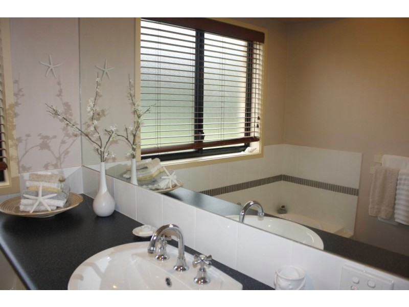 16B Elizabeth Parade, Tura Beach NSW 2548