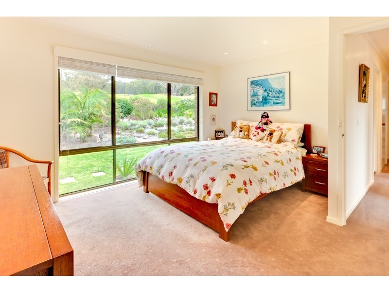 11 Hakea Place, Tura Beach NSW 2548