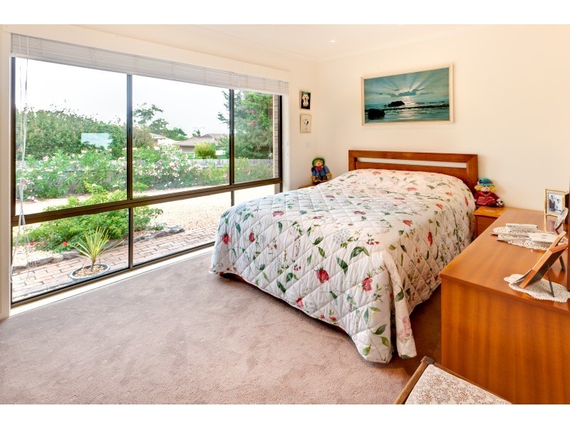 11 Hakea Place, Tura Beach NSW 2548