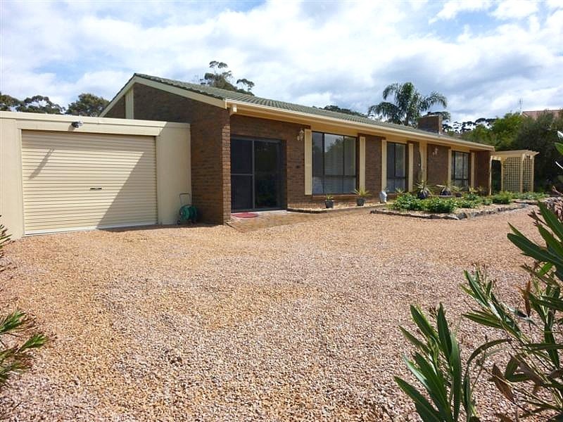 11 Hakea Place, Tura Beach NSW 2548