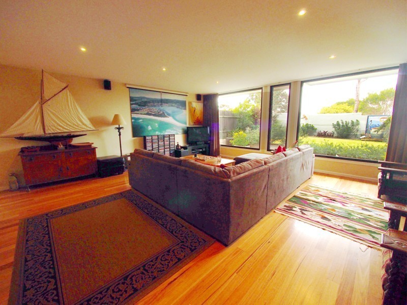 18 Lakeview Avenue, Merimbula NSW 2548