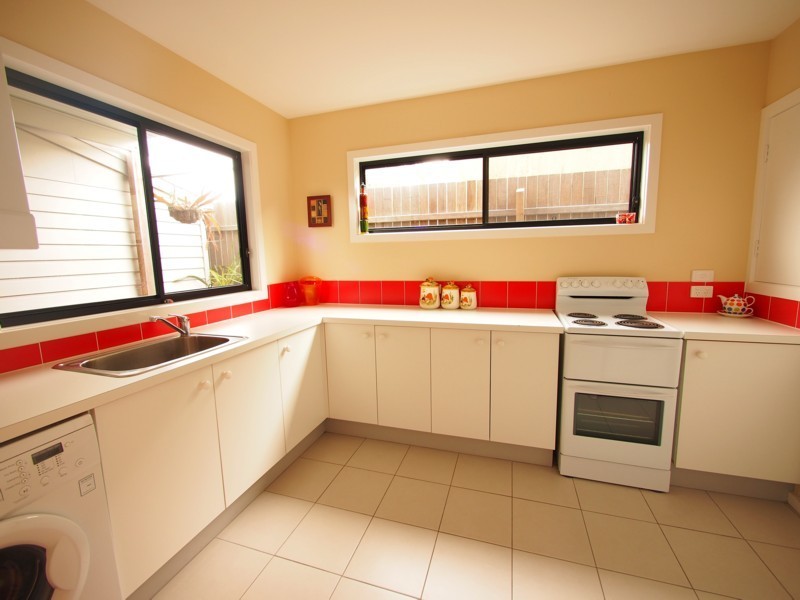 18 Lakeview Avenue, Merimbula NSW 2548