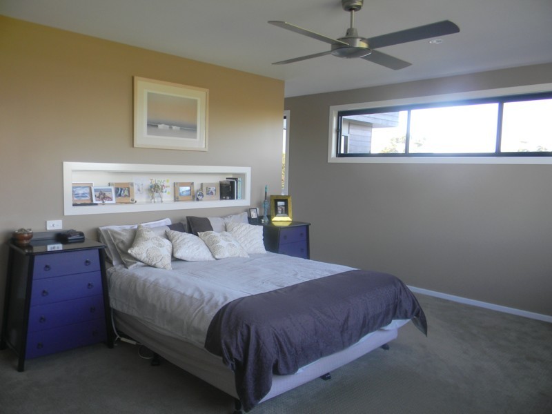 18 Lakeview Avenue, Merimbula NSW 2548