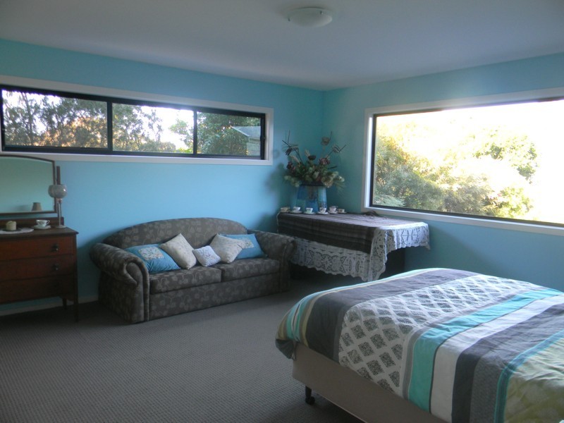 18 Lakeview Avenue, Merimbula NSW 2548