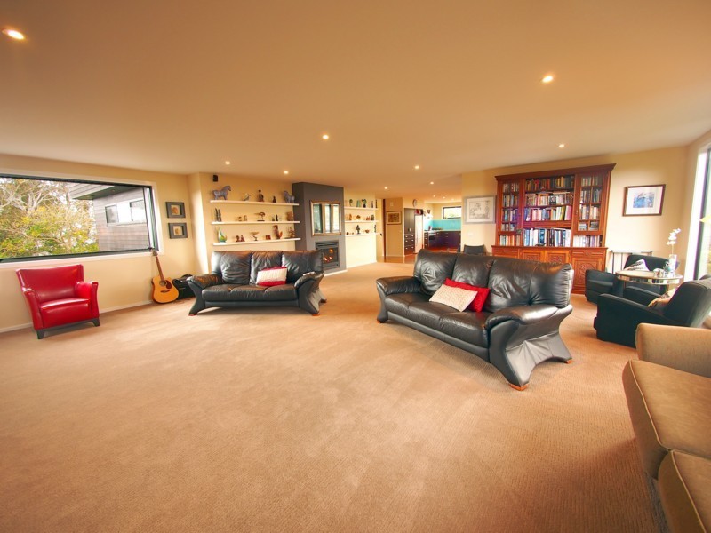 18 Lakeview Avenue, Merimbula NSW 2548