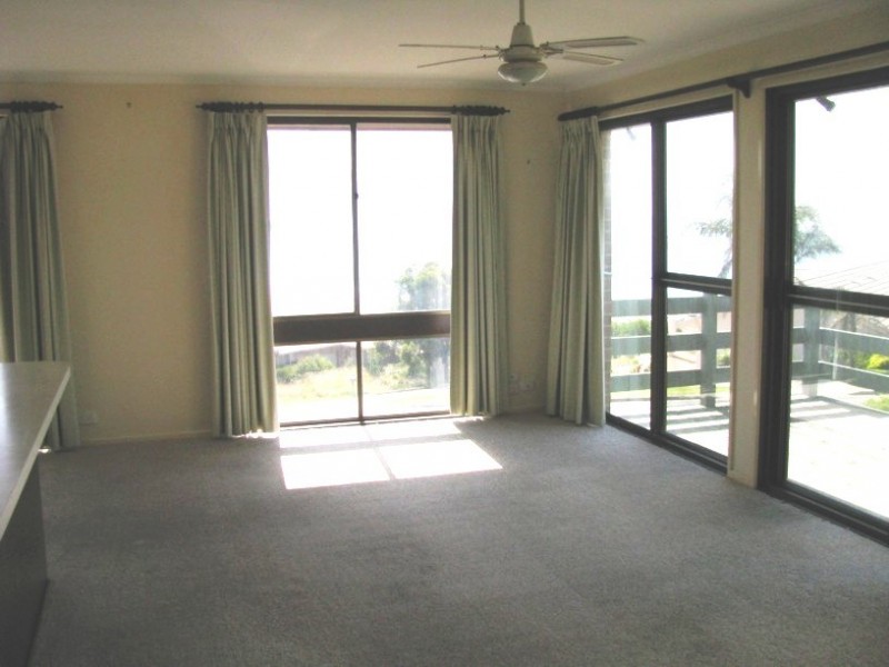 17 Surf Circle, Tura Beach NSW 2548