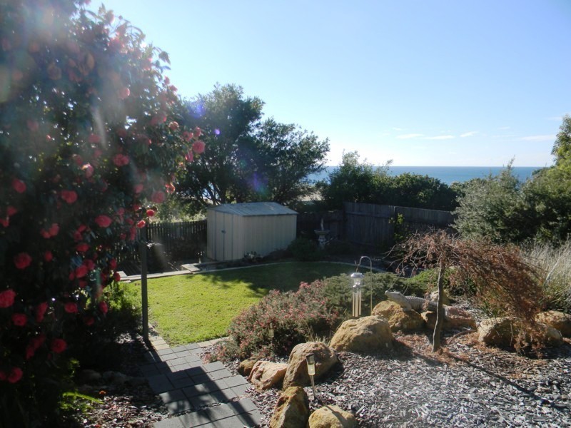 12 Seaview Place, Tura Beach NSW 2548