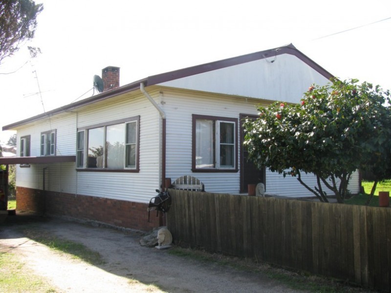 10 Little Gahan Street, Pambula NSW 2549