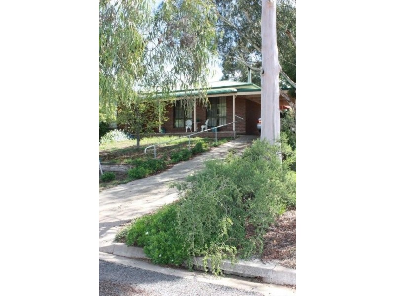 61 Thomas Avenue, Corowa NSW 2646