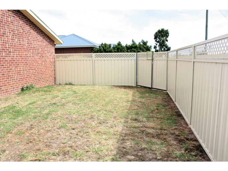 1/257 Hume Street, Corowa NSW 2646