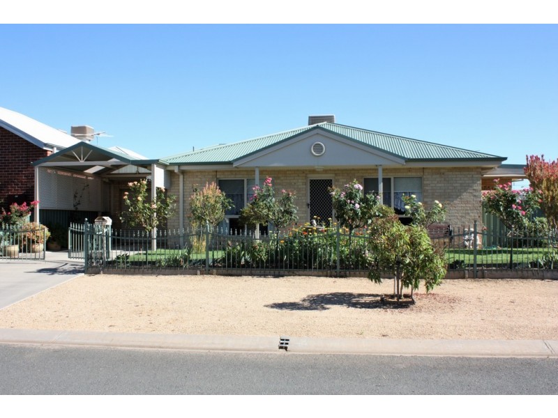 73 Banksia Drive, Corowa NSW 2646