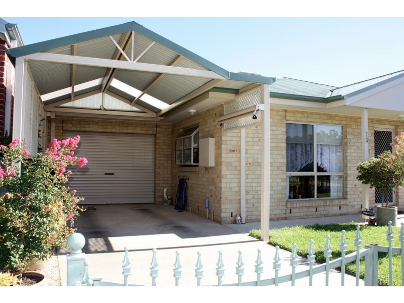 73 Banksia Drive, Corowa NSW 2646