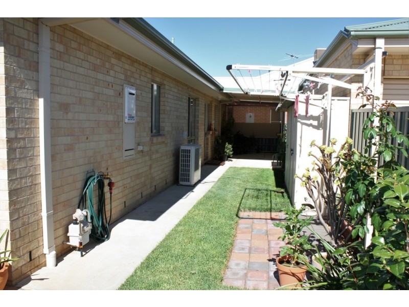 73 Banksia Drive, Corowa NSW 2646