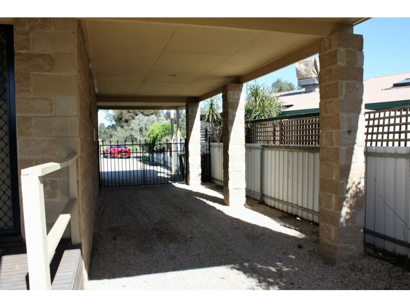 224 Adam Street, Corowa NSW 2646