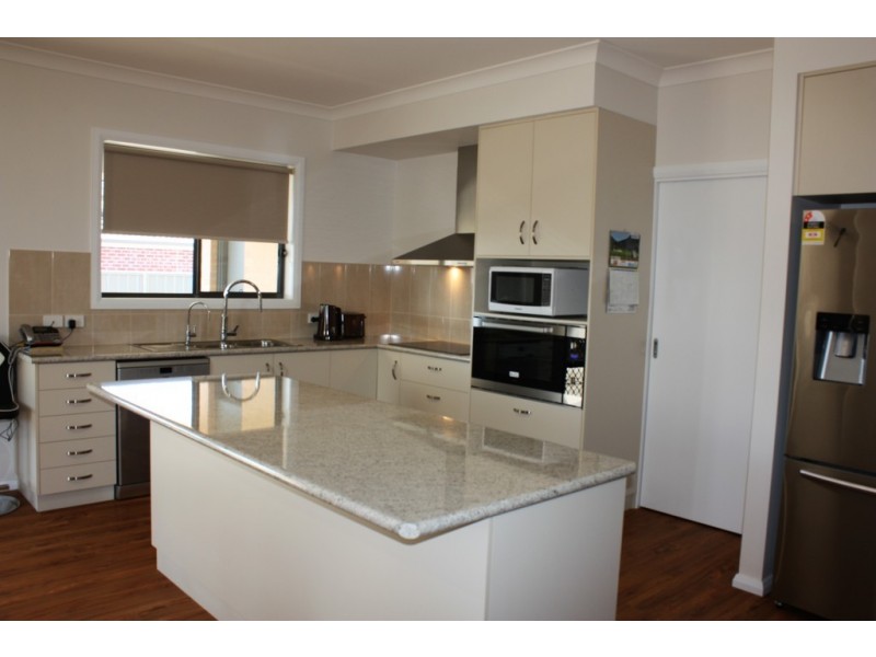 19 Ash Avenue, Corowa NSW 2646