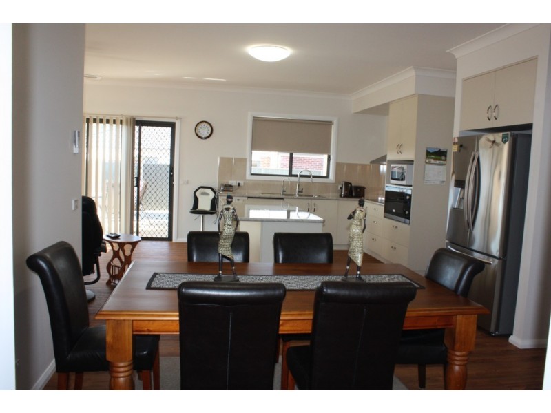 19 Ash Avenue, Corowa NSW 2646