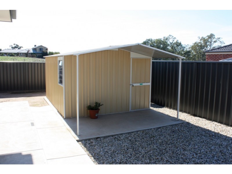 19 Ash Avenue, Corowa NSW 2646