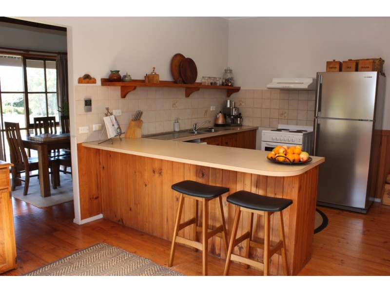 16 Carson Drive, Corowa NSW 2646