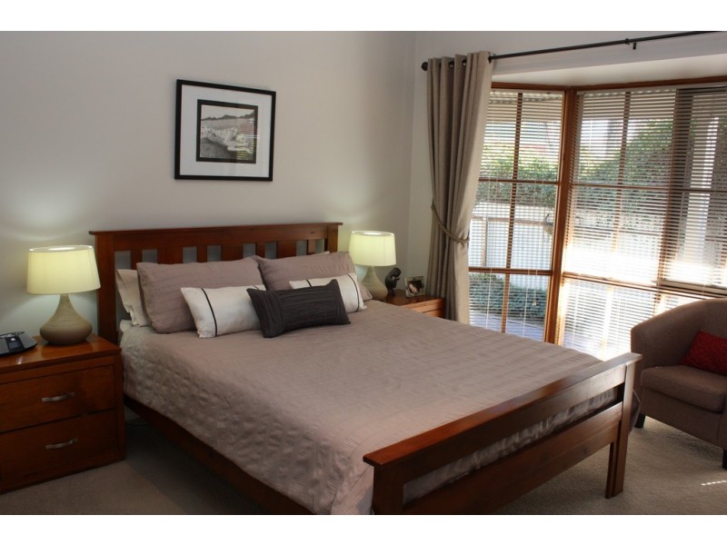 16 Carson Drive, Corowa NSW 2646