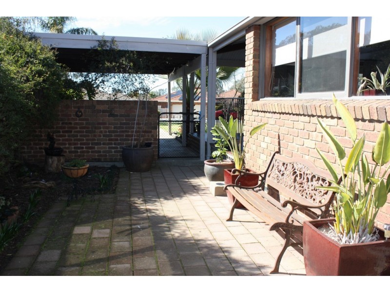 16 Carson Drive, Corowa NSW 2646