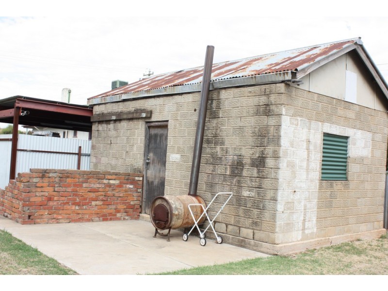 58 Redlands Road, Corowa NSW 2646