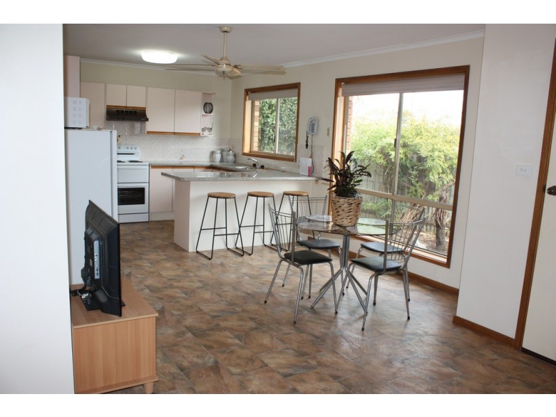 51 Federation Avenue, Corowa NSW 2646