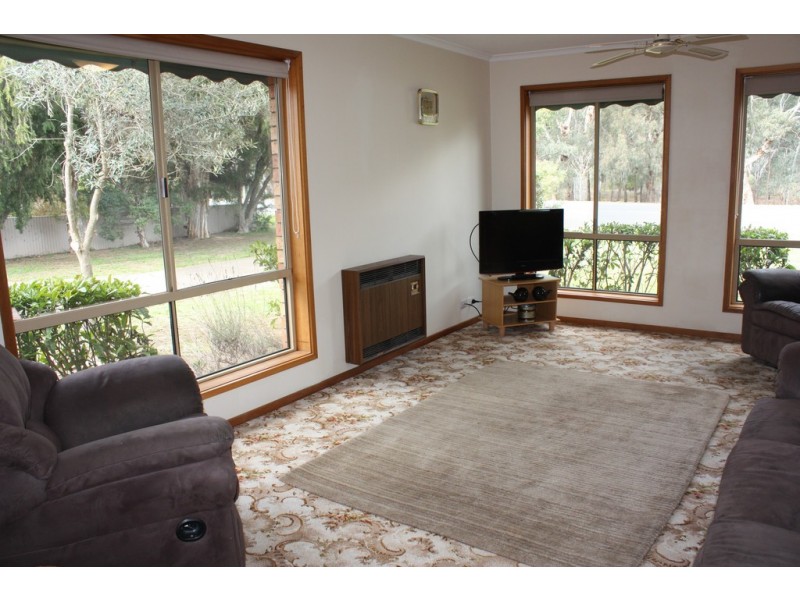 51 Federation Avenue, Corowa NSW 2646