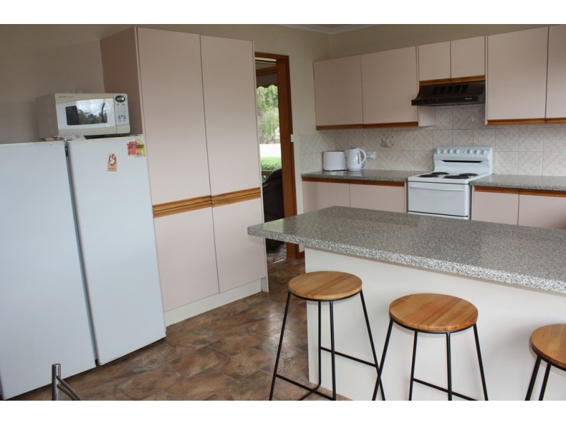 51 Federation Avenue, Corowa NSW 2646