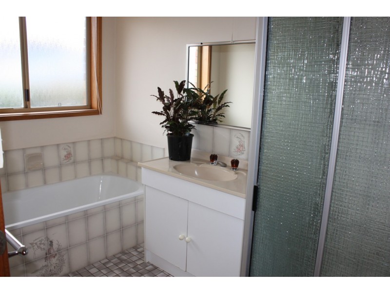 51 Federation Avenue, Corowa NSW 2646