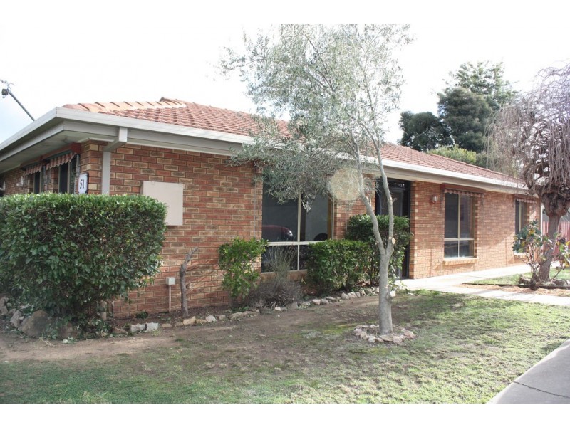 51 Federation Avenue, Corowa NSW 2646
