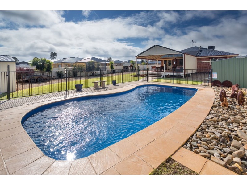 8 Maxwell Drive, Wahgunyah VIC 3687