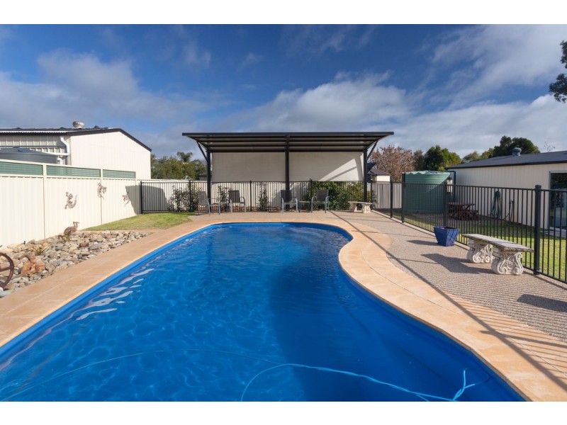 8 Maxwell Drive, Wahgunyah VIC 3687