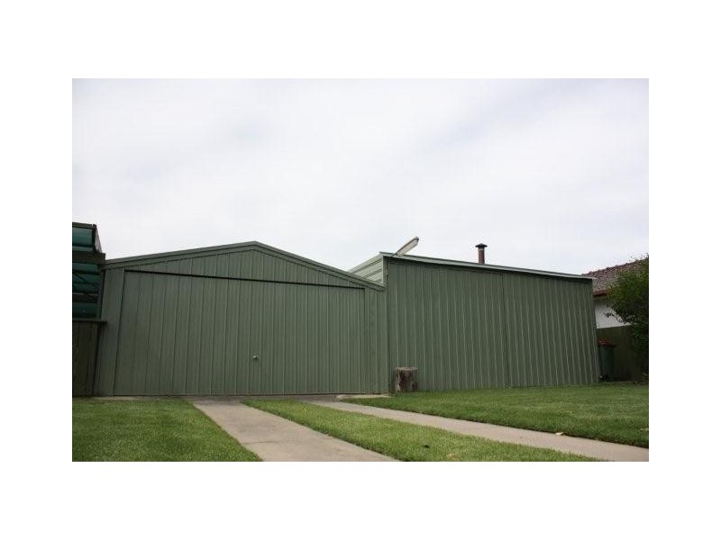 360 Honour Avenue, Corowa NSW 2646