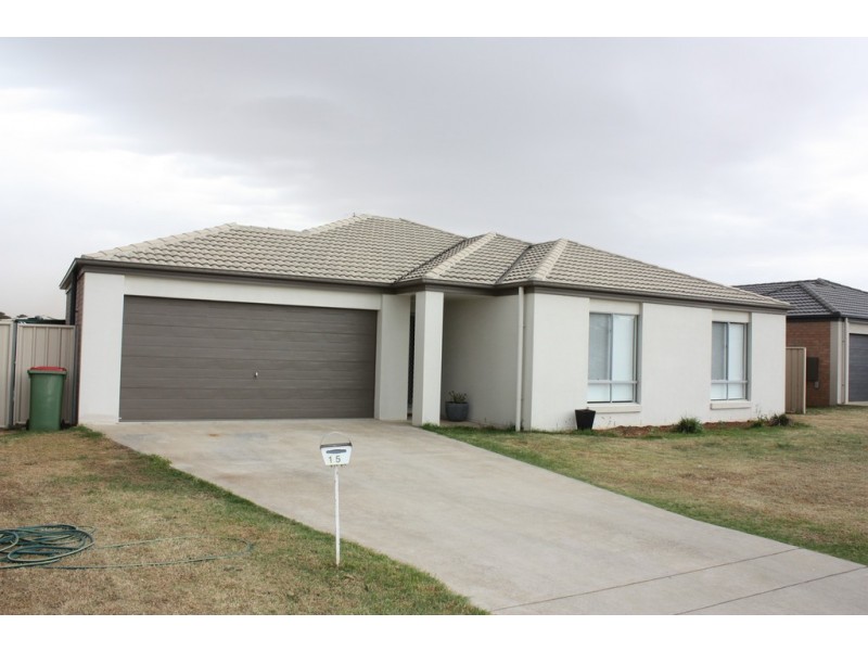 15 Chisnall Street, Corowa NSW 2646