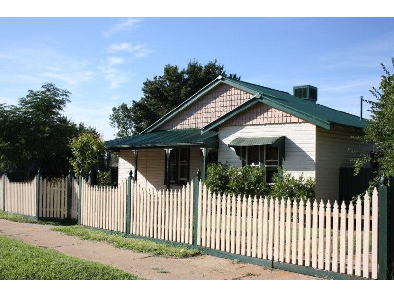 15 Tower Street, Corowa NSW 2646