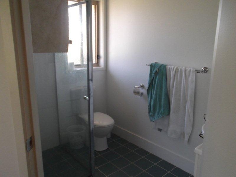 2/303 Honour Avenue, Corowa NSW 2646