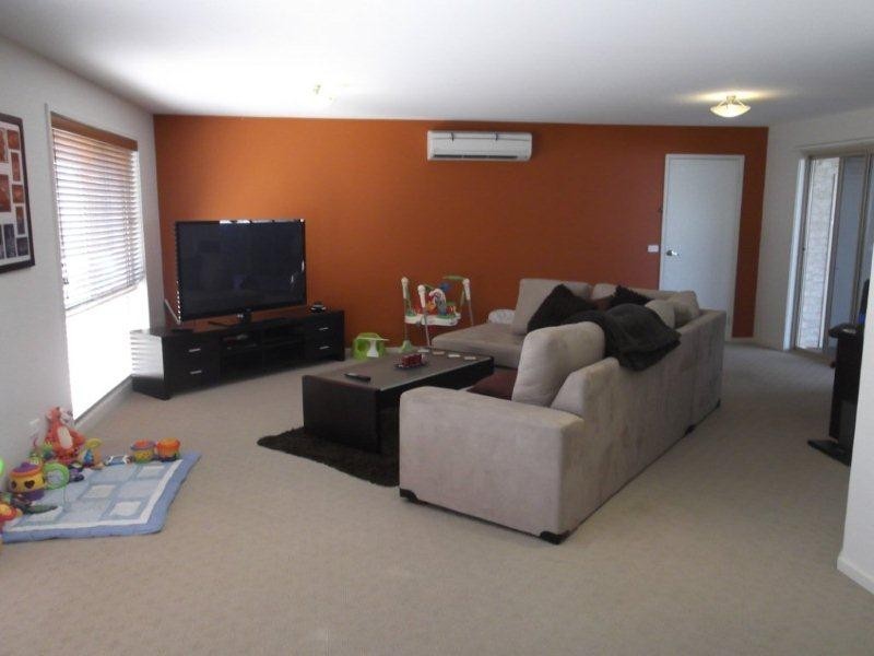 2/303 Honour Avenue, Corowa NSW 2646