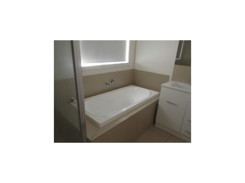 16 Chisnall Street, Corowa NSW 2646